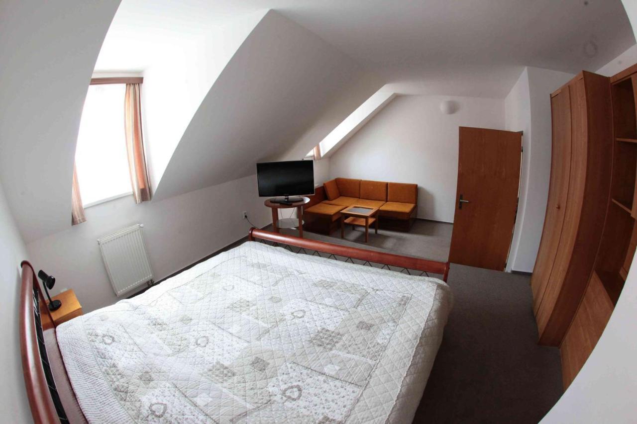 Penzion Bohemia Ceske Budejovice Dış mekan fotoğraf